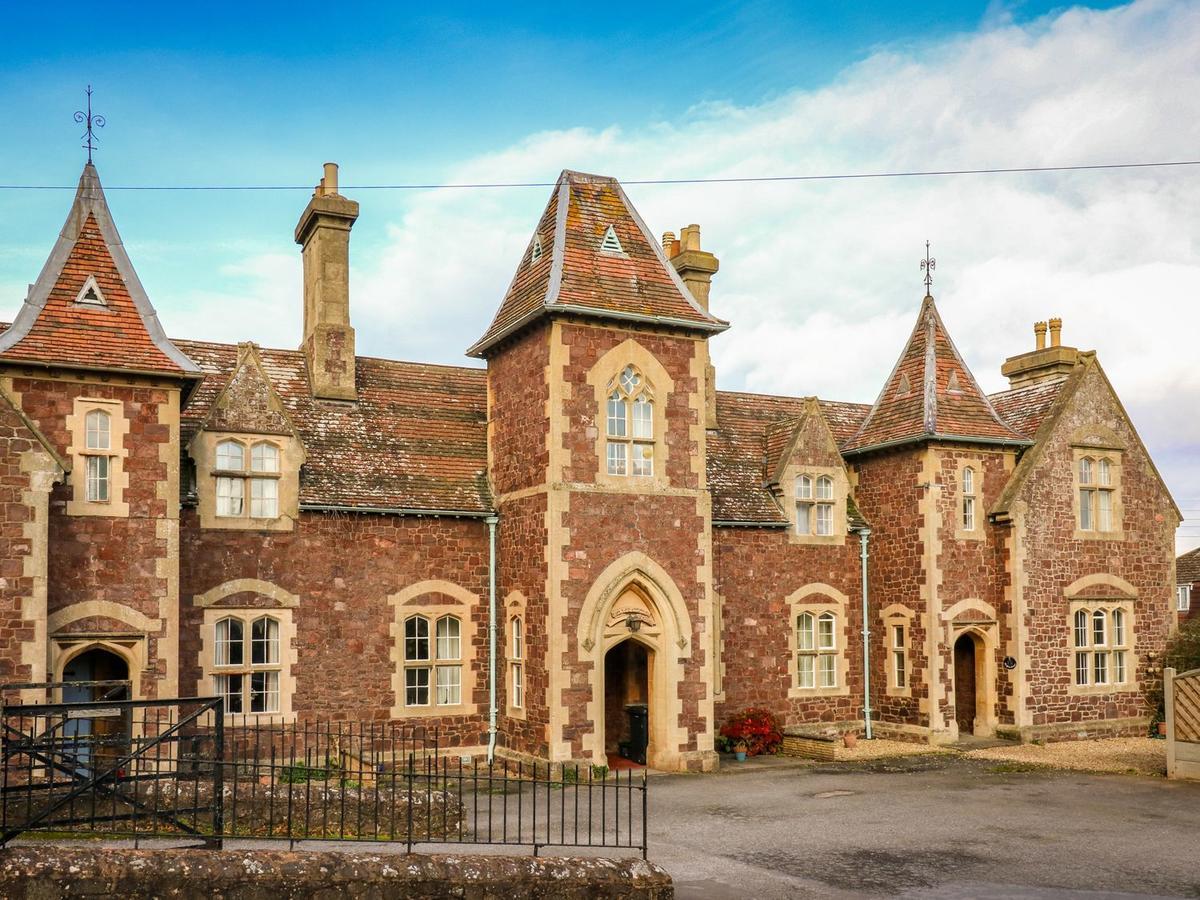 3 Old Police Station Villa Dunster Exterior photo